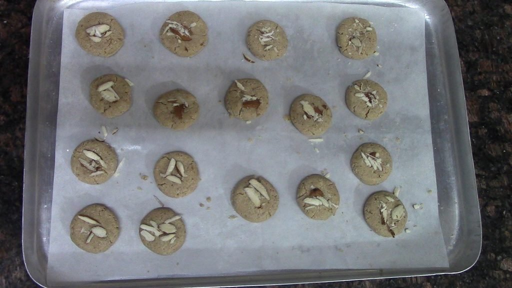 top with almond flakes Healthically Kitchen