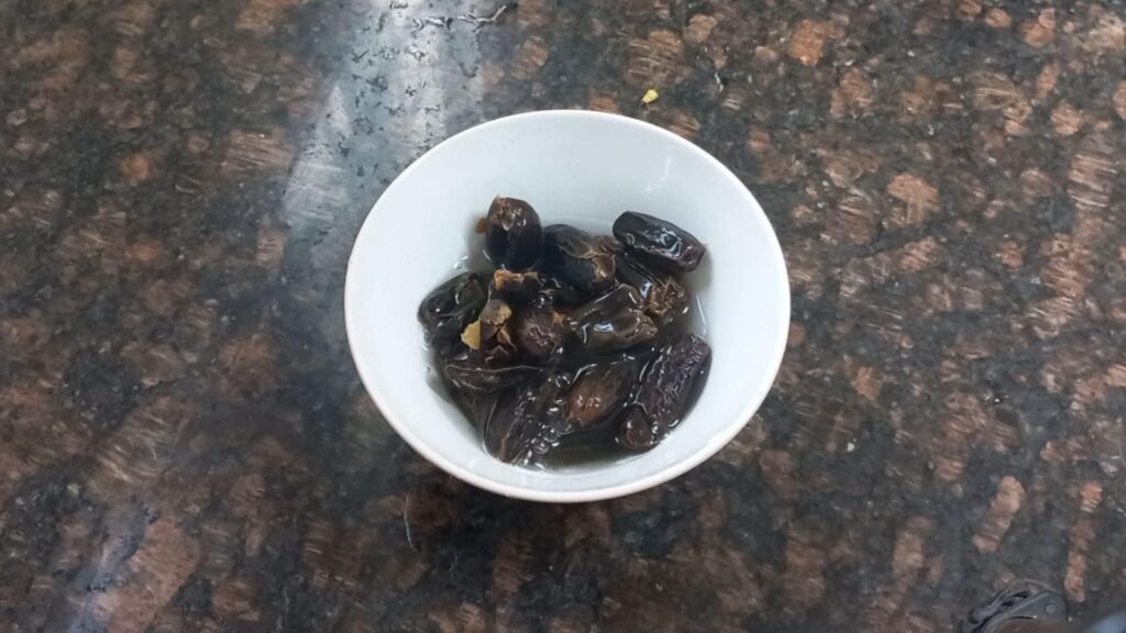 Janmashtami Special Mewa Paag Recipe – No Refined Sugar 4 add water to soak dates Healthically Kitchen