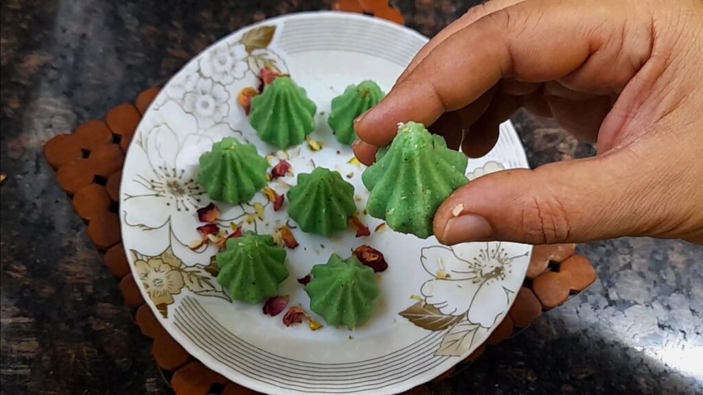Easy Paan Gulkand Modak Recipe (No Added Sugar) 19 instant gulkand paan modak recipe