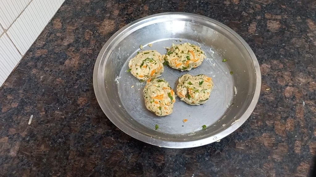 Rajgira Nashta for Vrat | Rajgira Roti, Cucumber Raita & Paneer Dip 17 dough equally divided Healthically Kitchen