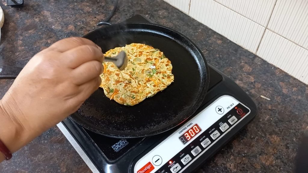 Rajgira Nashta for Vrat | Rajgira Roti, Cucumber Raita & Paneer Dip 21 pour ghee in holes Healthically Kitchen