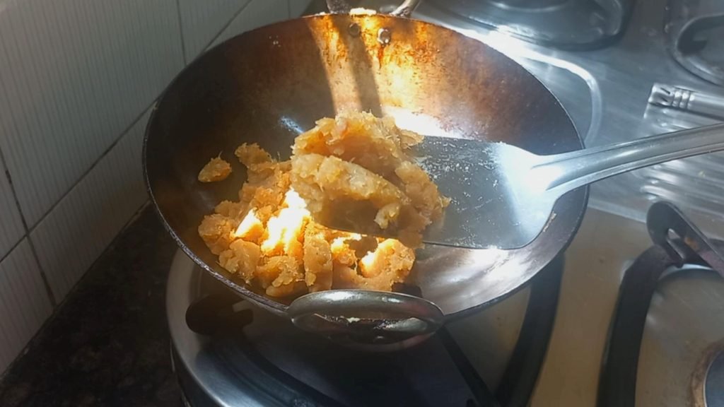 Quick Sweet Potato Halwa with Jaggery (No Refined Sugar) 11 shakarkand halwa is ready Healthically Kitchen