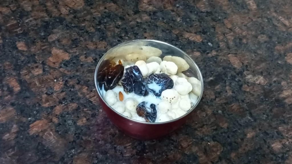 Lauki Makhana Milkshake Recipe | Healthy Dry Fruit Smoothie 8 soaking Healthically Kitchen
