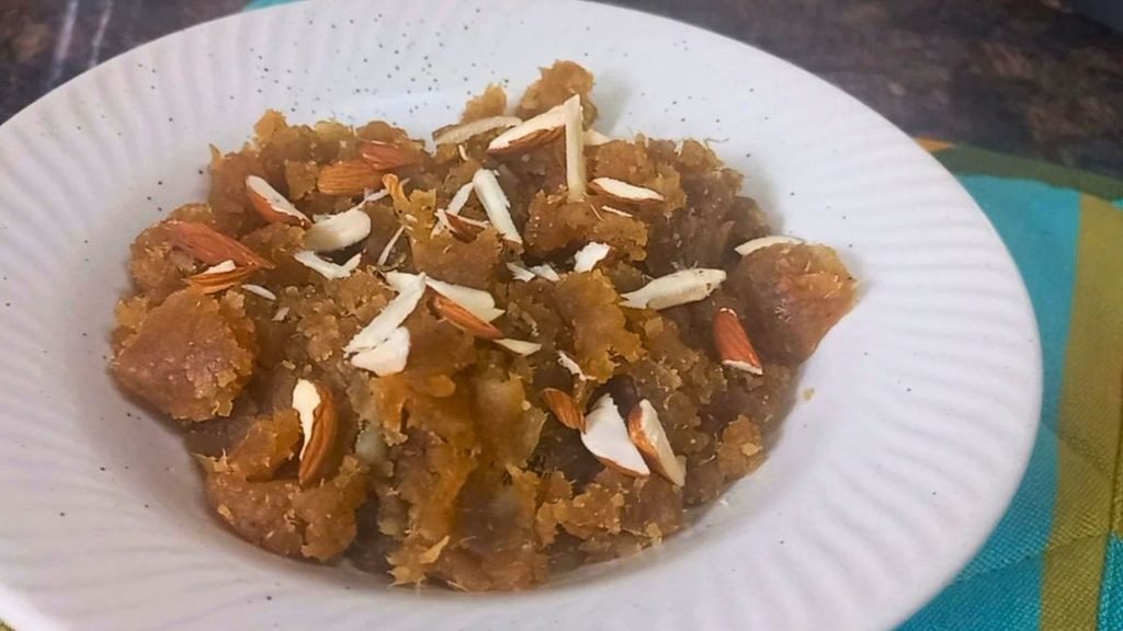 Quick Sweet Potato Halwa with Jaggery (No Refined Sugar) 2 Sweet Potato Halwa with Jaggery (No Refined Sugar)